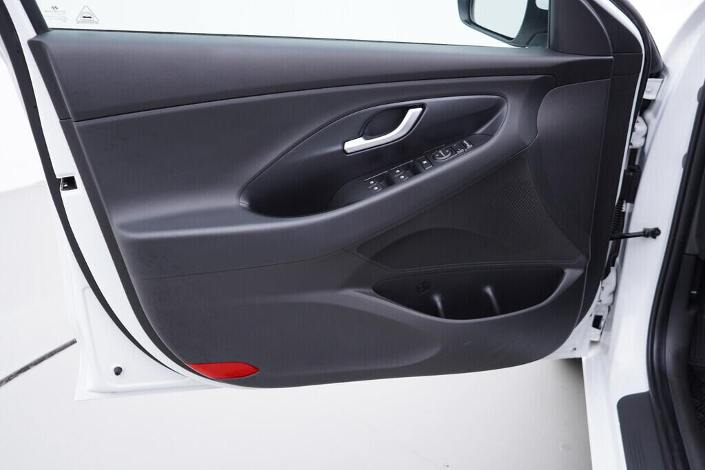 OV190V09846_19.webp_I30 Smart Navi 1.5 T-GDi 81 kW manuál, DPH