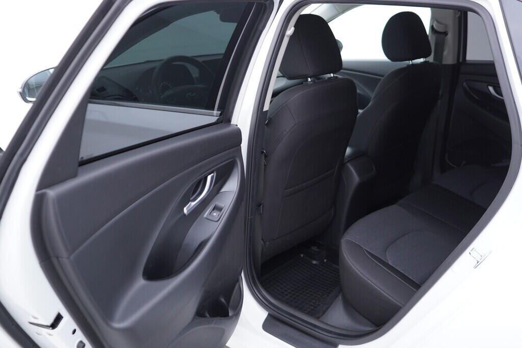 OV190V09846_34.webp_I30 Smart Navi 1.5 T-GDi 81 kW manuál, DPH