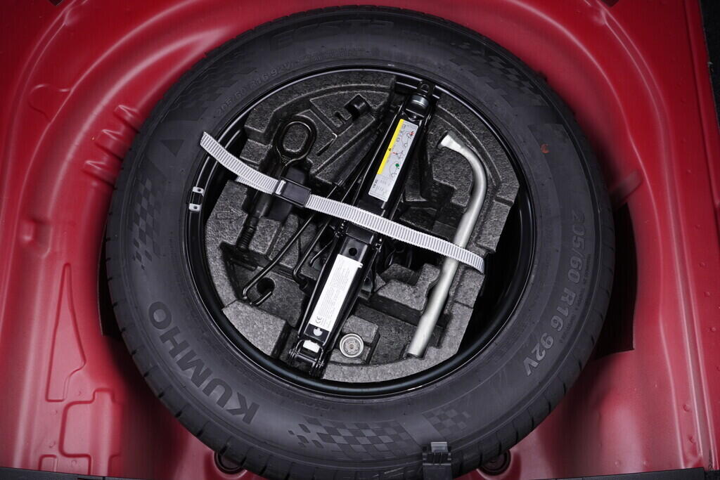 OV190V09847_44.webp_SUPERB Style 2.0 TDI 147 kW automat, DPH