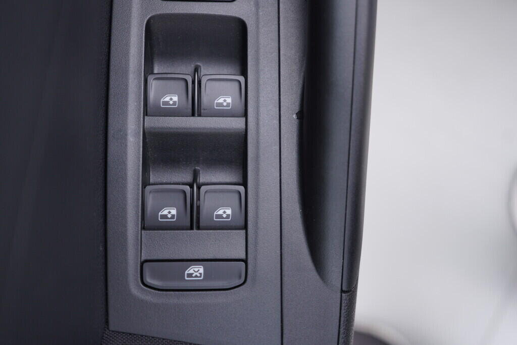 OV190V09848_20.webp_FABIA Selection 1.0 MPI 59 kW manuál, DPH