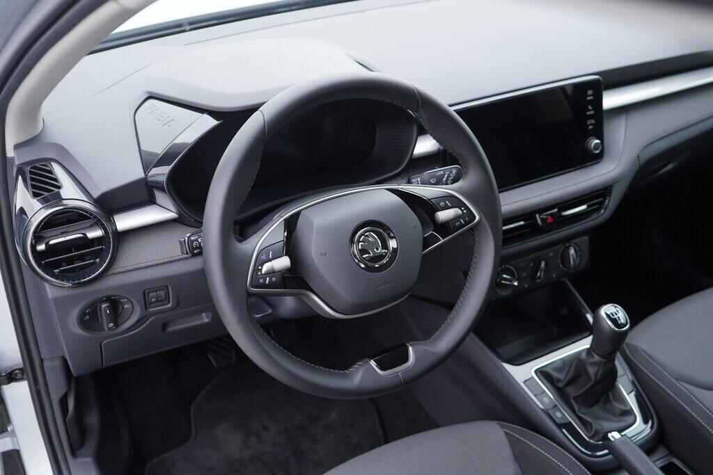 OV190V09848_22.webp_FABIA Selection 1.0 MPI 59 kW manuál, DPH