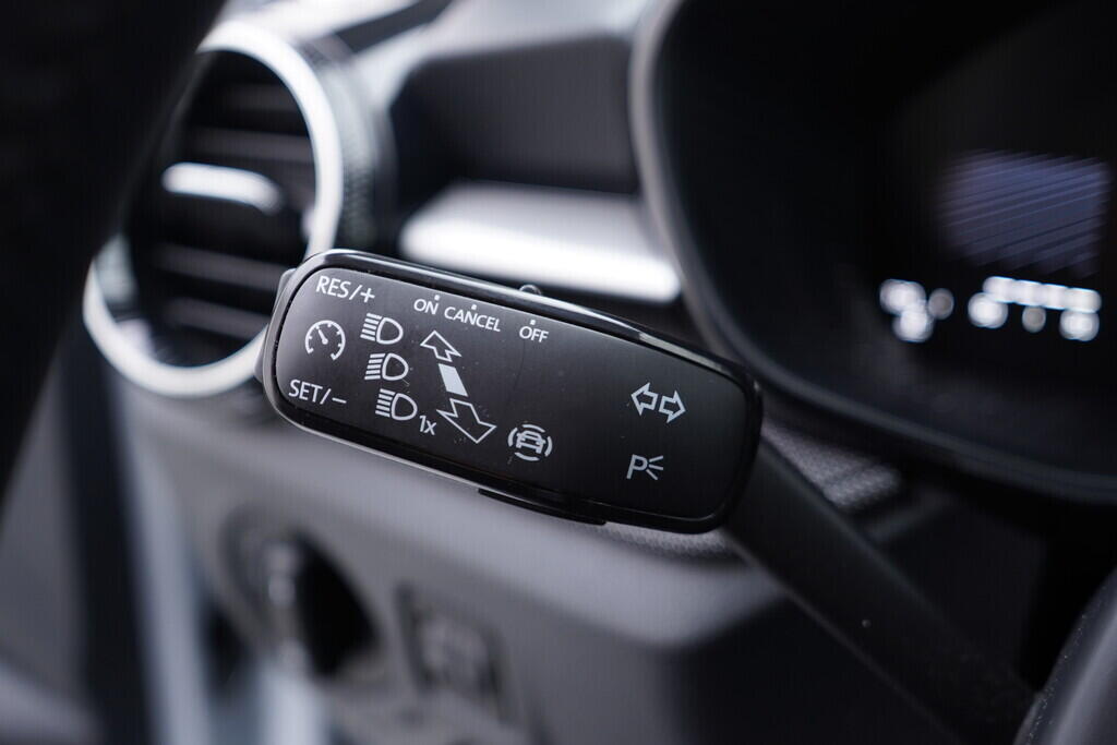 OV190V09848_24.webp_FABIA Selection 1.0 MPI 59 kW manuál, DPH