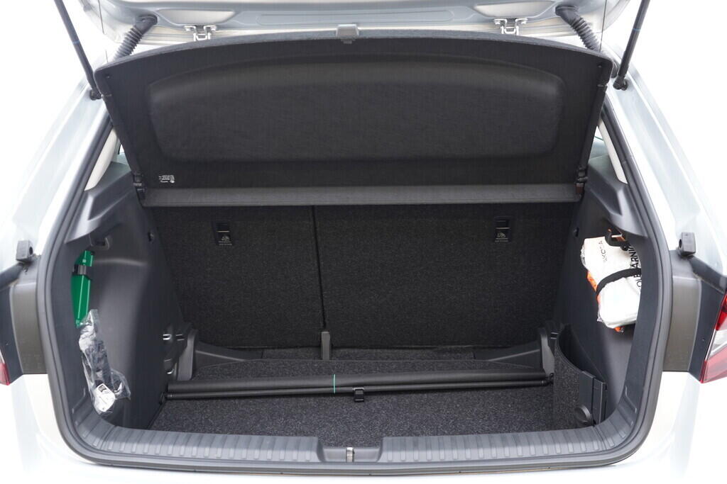 OV190V09848_36.webp_FABIA Selection 1.0 MPI 59 kW manuál, DPH