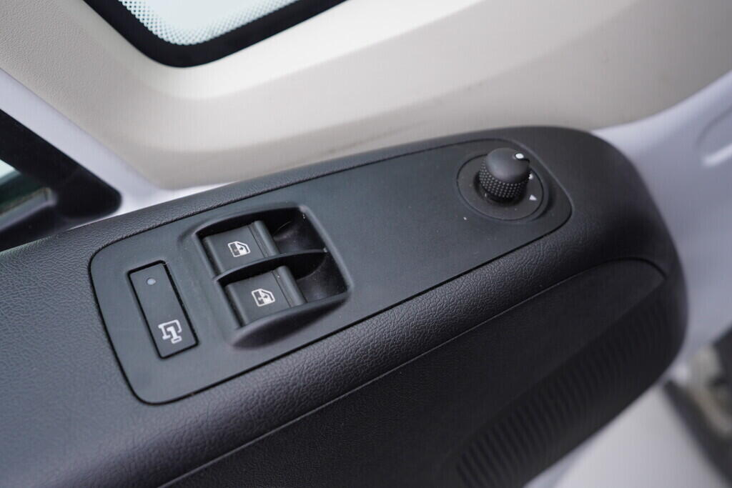 OV190V09849_20.webp_MOVANO  2.2  103 kW manuál, DPH