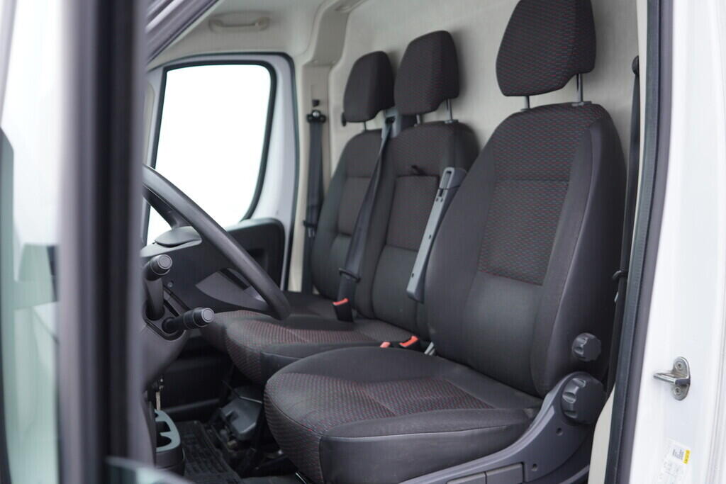 OV190V09849_22.webp_MOVANO  2.2  103 kW manuál, DPH