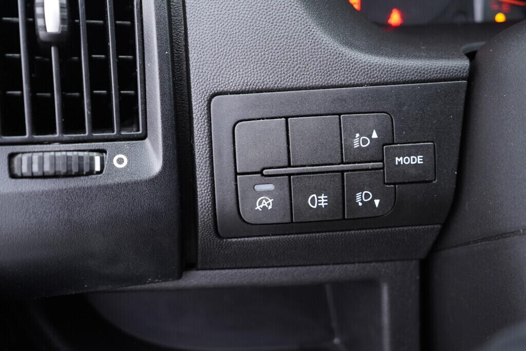 OV190V09849_27.webp_MOVANO  2.2  103 kW manuál, DPH