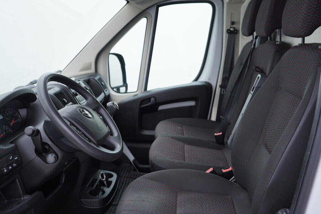 OV190V09849_33.webp_MOVANO  2.2  103 kW manuál, DPH