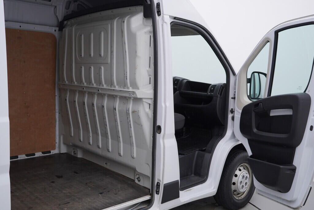 OV190V09849_34.webp_MOVANO  2.2  103 kW manuál, DPH