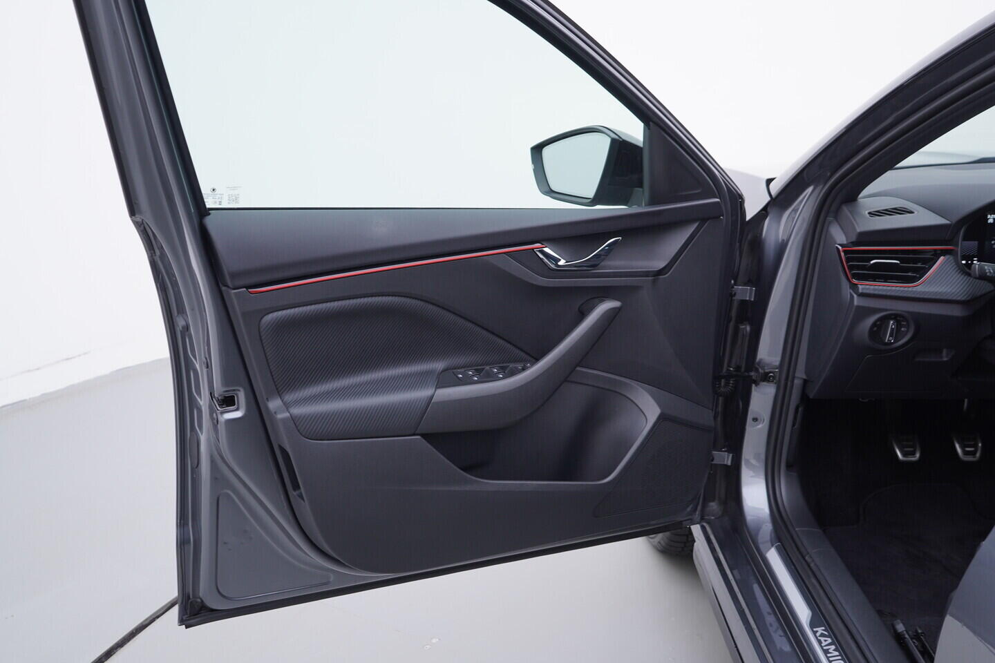 OV190V09854_19.webp_KAMIQ Monte Carlo 1.0 TSI 85 kW manuál, DPH