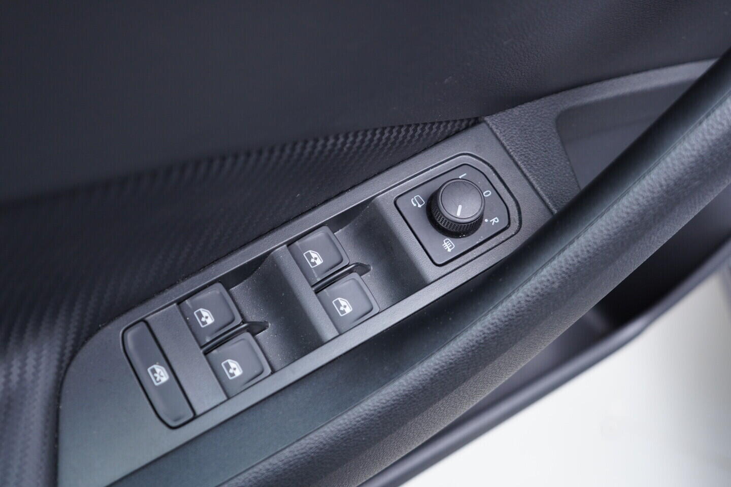 OV190V09854_20.webp_KAMIQ Monte Carlo 1.0 TSI 85 kW manuál, DPH