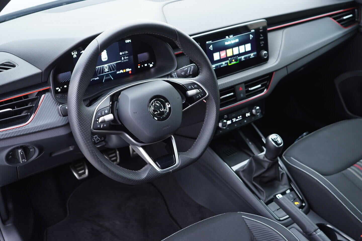 OV190V09854_21.webp_KAMIQ Monte Carlo 1.0 TSI 85 kW manuál, DPH