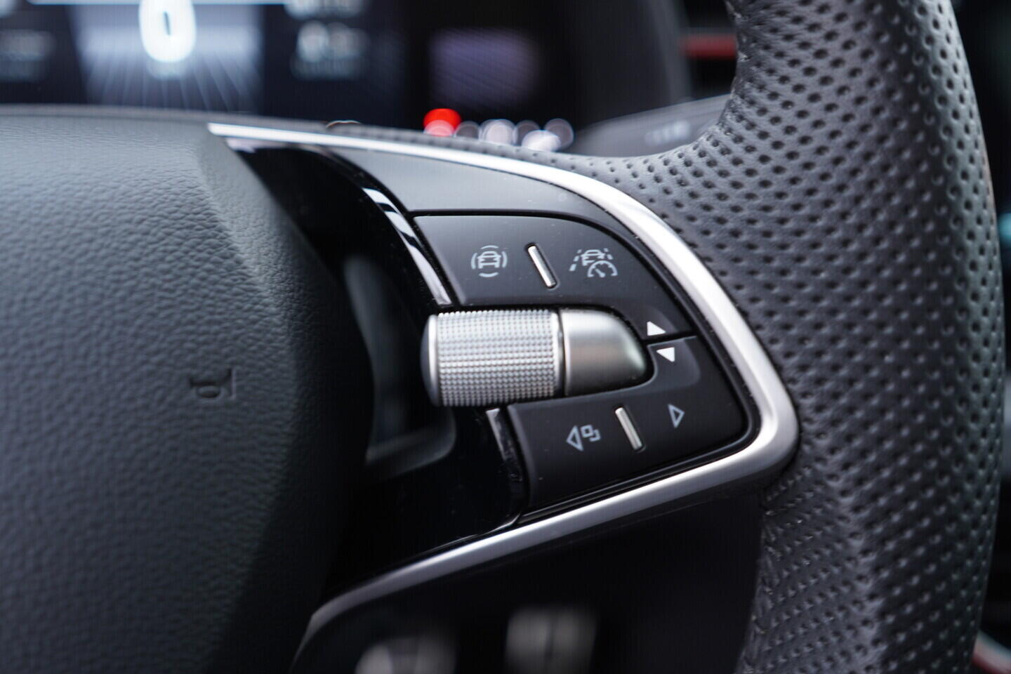 OV190V09854_26.webp_KAMIQ Monte Carlo 1.0 TSI 85 kW manuál, DPH