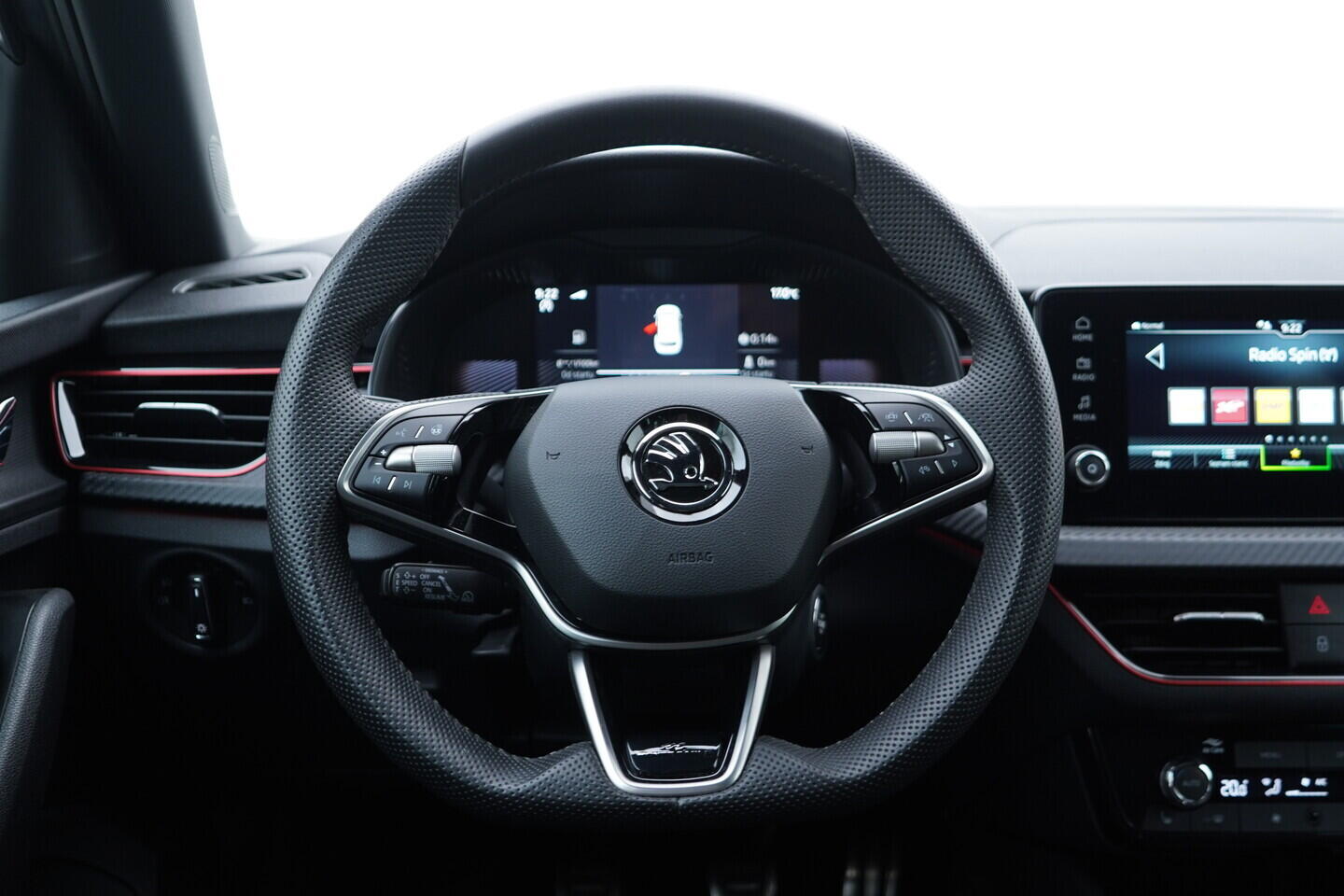 OV190V09854_28.webp_KAMIQ Monte Carlo 1.0 TSI 85 kW manuál, DPH