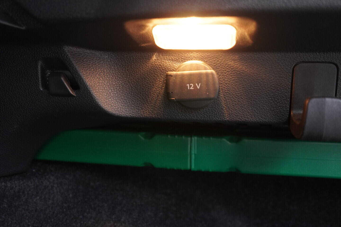 OV190V09854_39.webp_KAMIQ Monte Carlo 1.0 TSI 85 kW manuál, DPH