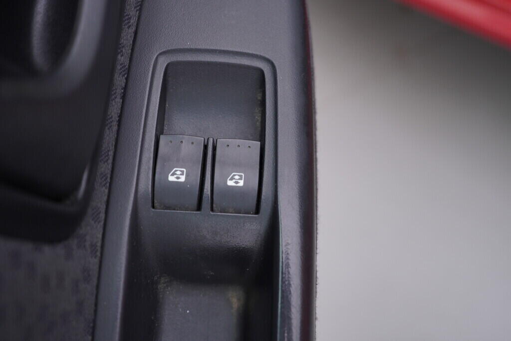 OV190V09861_20.webp_CLIO  1.1 D7F 43 kW manuál