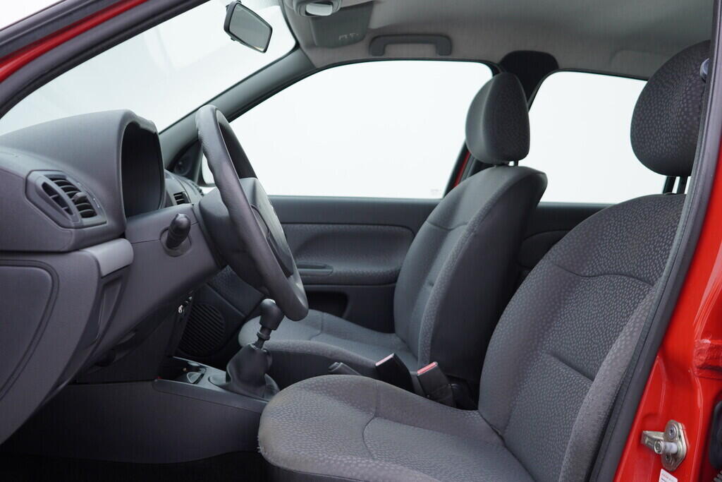 OV190V09861_22.webp_CLIO  1.1 D7F 43 kW manuál