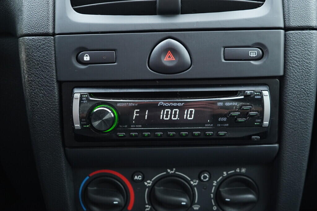 OV190V09861_28.webp_CLIO  1.1 D7F 43 kW manuál