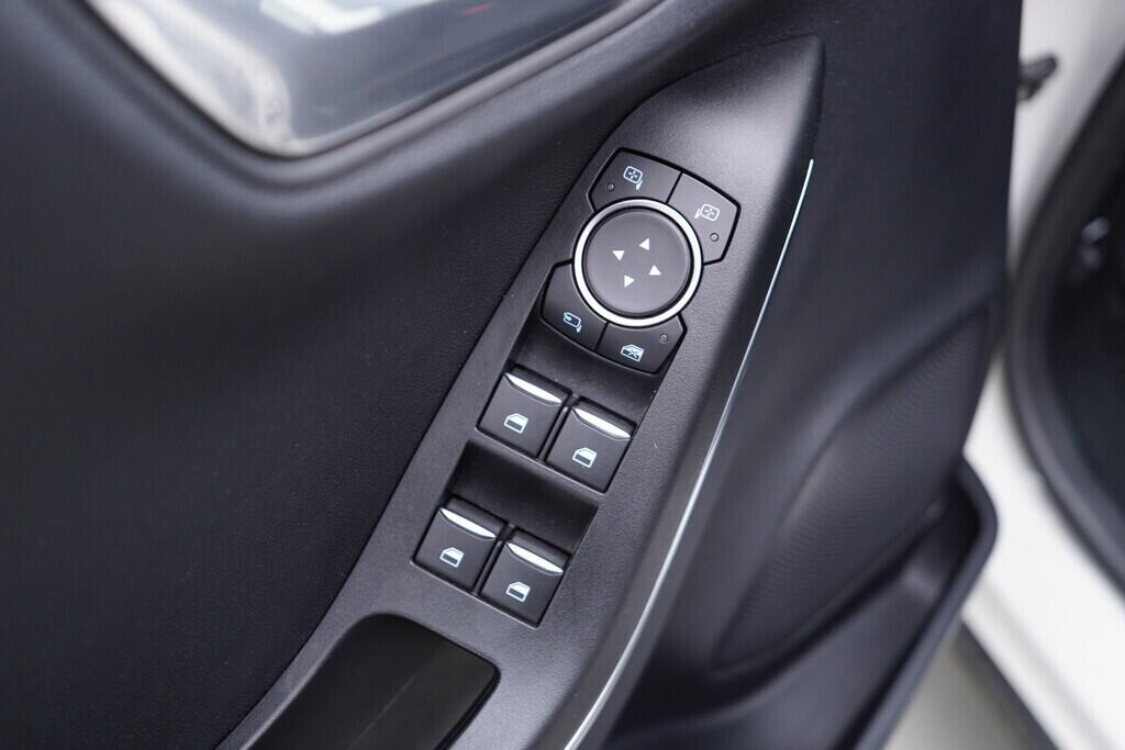 OV190V09882_20.webp_PUMA ST-LINE 1.0  92 kW manuál