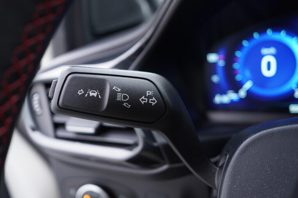 OV190V09882_25.webp_PUMA ST-LINE 1.0  92 kW manuál