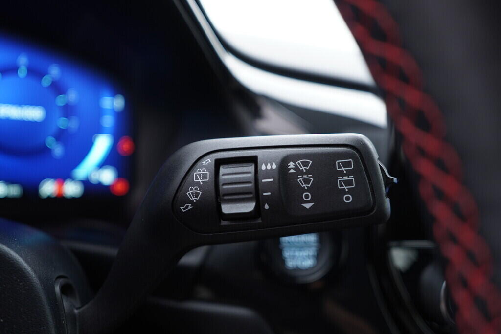 OV190V09882_26.webp_PUMA ST-LINE 1.0  92 kW manuál