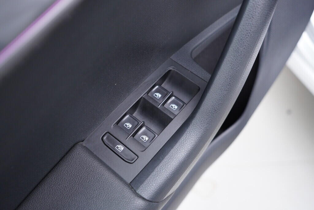 OV190V09885_20.webp_OCTAVIA Style 1.6 TDI 85 kW automat, DPH