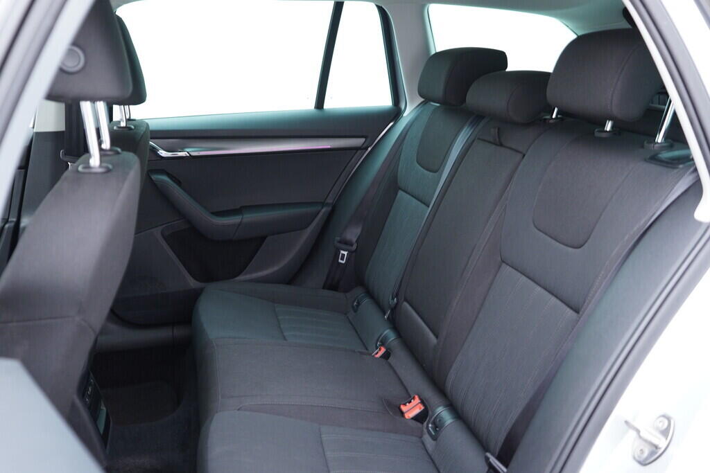 OV190V09885_37.webp_OCTAVIA Style 1.6 TDI 85 kW automat, DPH