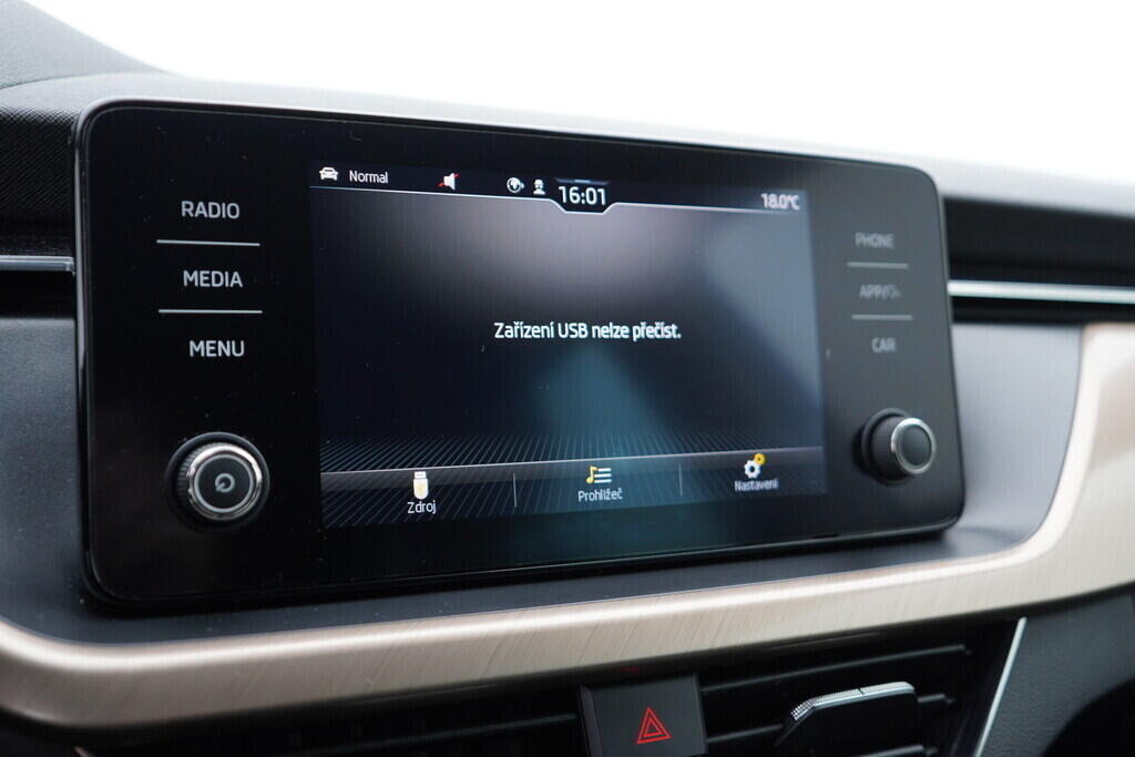 OV190V09891_30.webp_SCALA Style 1.0 TSI 85 kW manuál