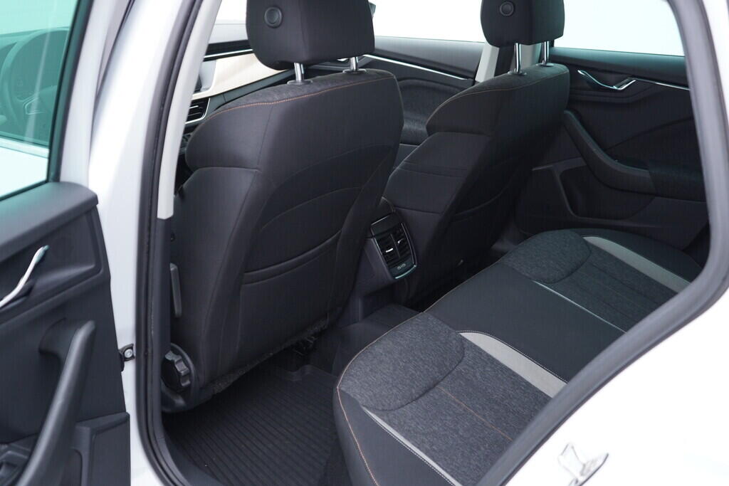 OV190V09891_34.webp_SCALA Style 1.0 TSI 85 kW manuál