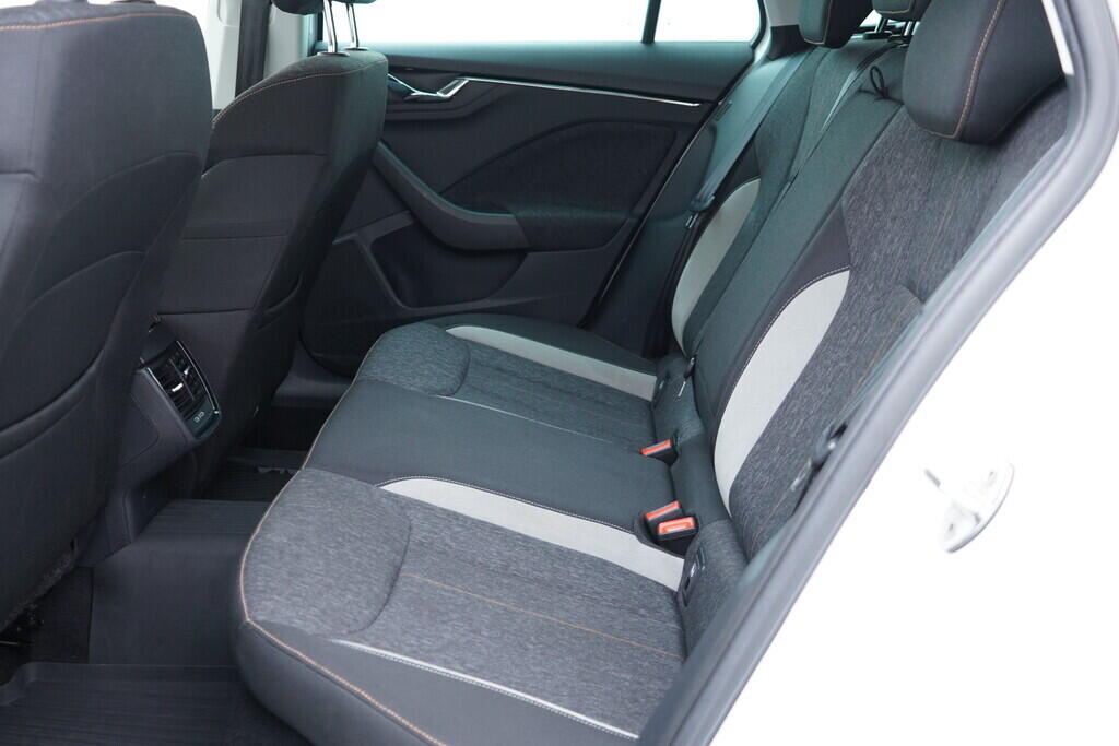 OV190V09891_36.webp_SCALA Style 1.0 TSI 85 kW manuál