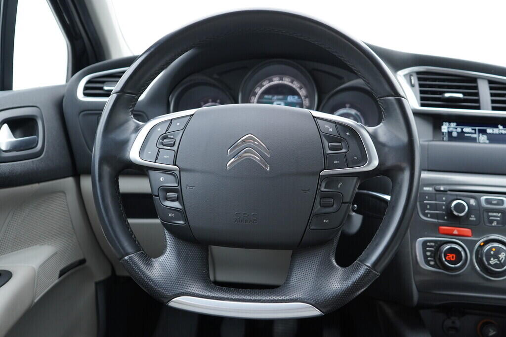 OV190V09893_26.webp_C4 Exclusive  1.6 VTi 88 kW manuál