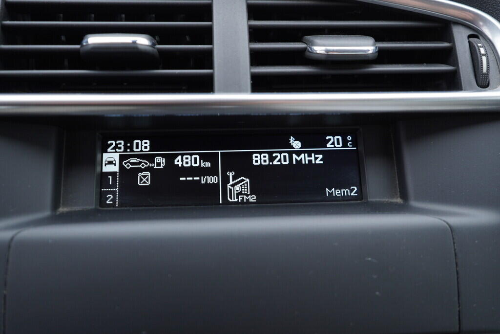 OV190V09893_27.webp_C4 Exclusive  1.6 VTi 88 kW manuál