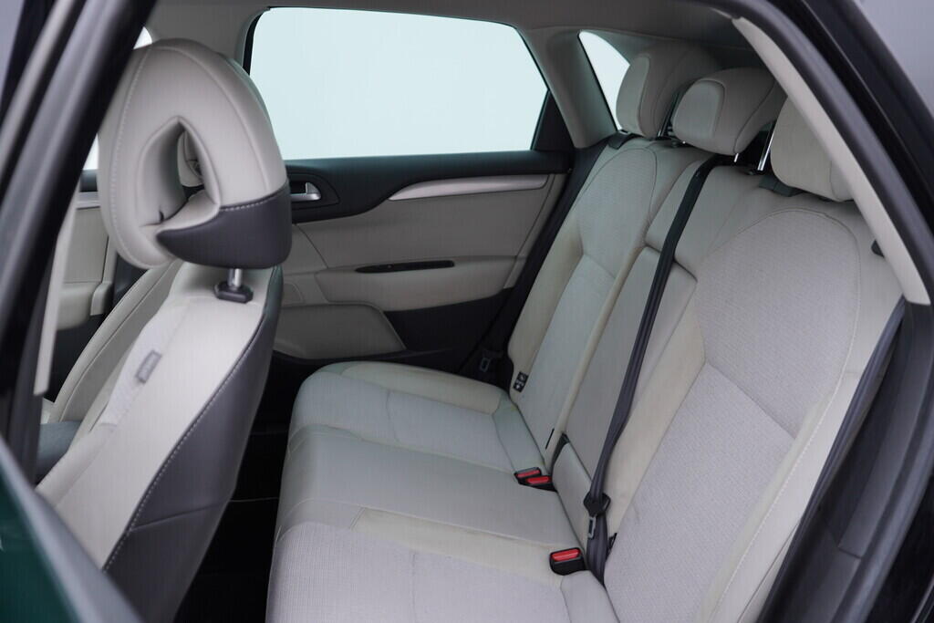 OV190V09893_33.webp_C4 Exclusive  1.6 VTi 88 kW manuál