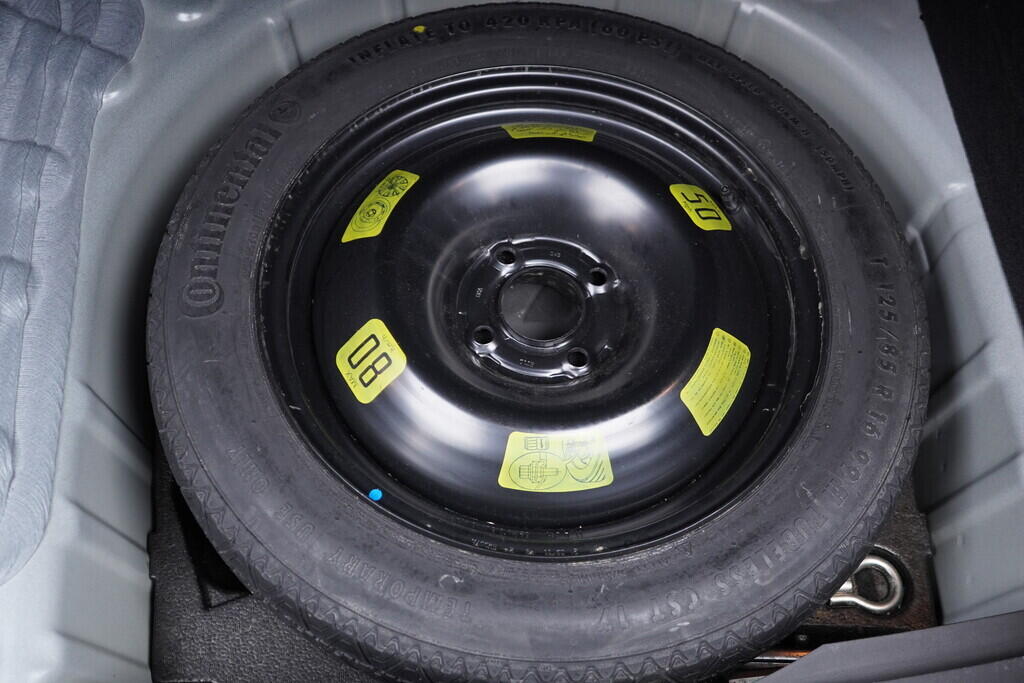 OV190V09893_36.webp_C4 Exclusive  1.6 VTi 88 kW manuál