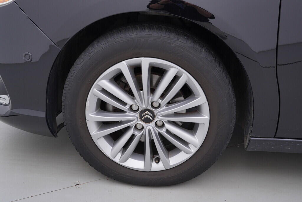 OV190V09893_38.webp_C4 Exclusive  1.6 VTi 88 kW manuál