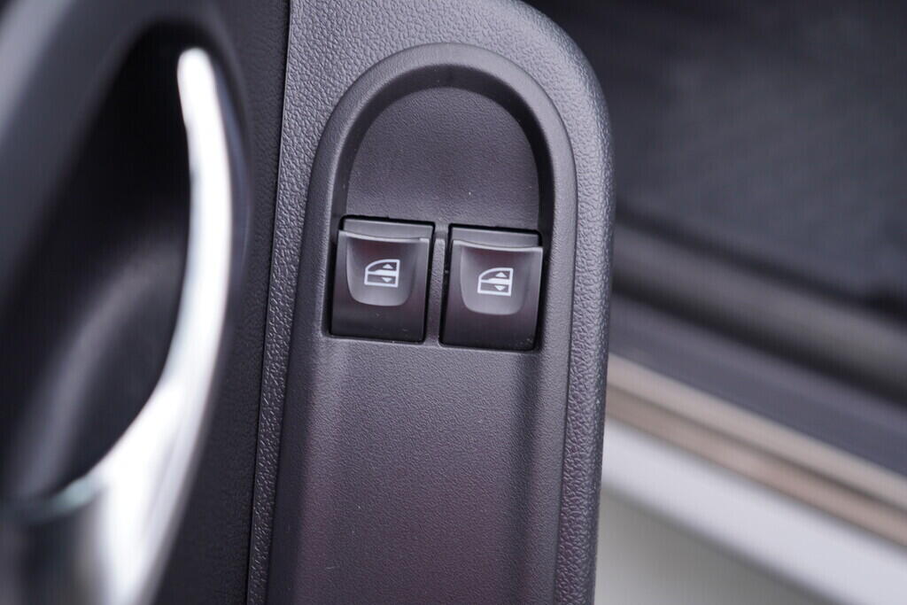 OV190V09894_20.webp_DUSTER Access 1.6 SCe 84 kW manuál