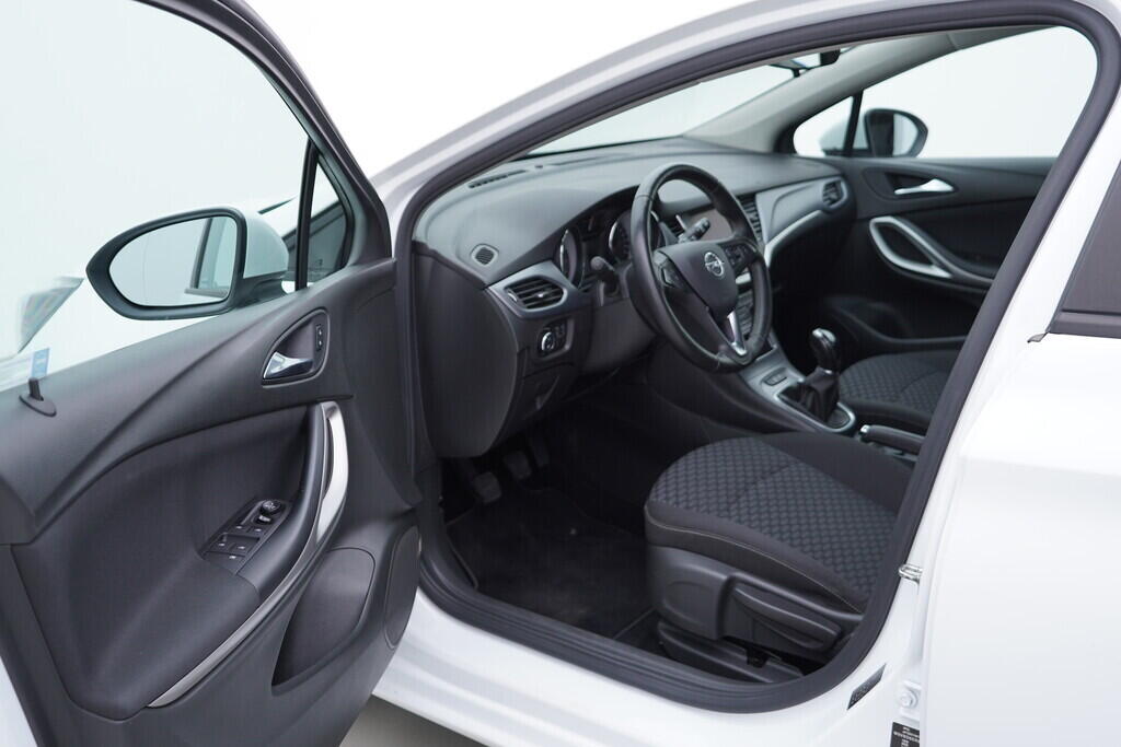 OV190V09895_18.webp_ASTRA Turbo 1.2 LIH 81 kW manuál, DPH