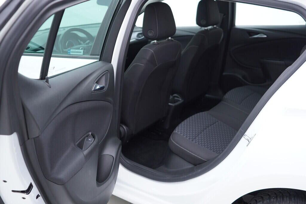 OV190V09895_31.webp_ASTRA Turbo 1.2 LIH 81 kW manuál, DPH