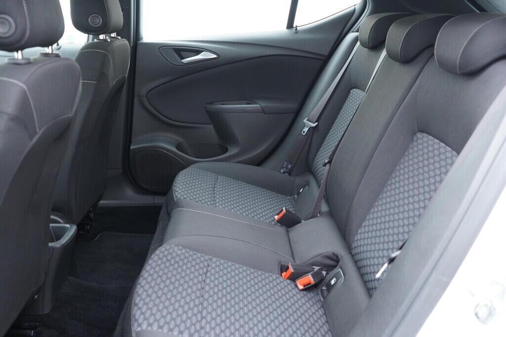 OV190V09895_32.webp_ASTRA Turbo 1.2 LIH 81 kW manuál, DPH