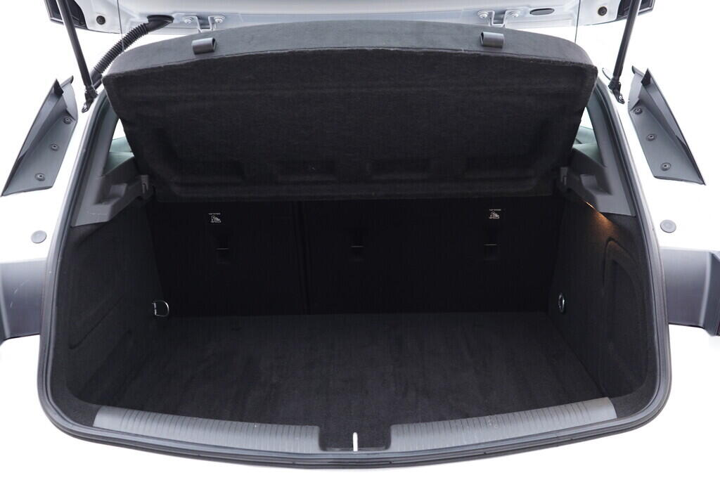 OV190V09895_33.webp_ASTRA Turbo 1.2 LIH 81 kW manuál, DPH