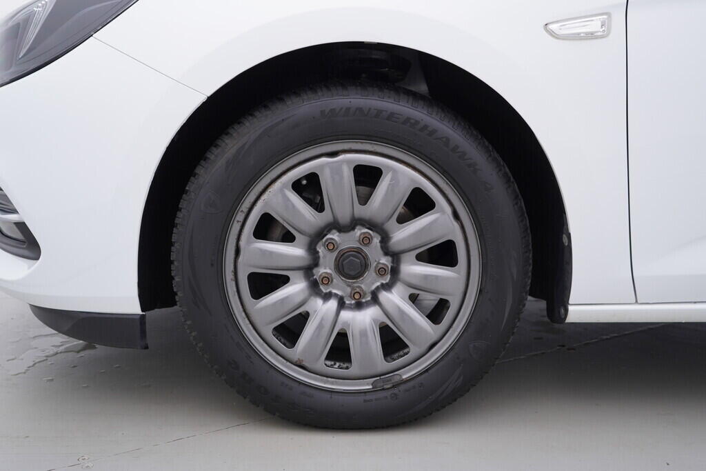 OV190V09895_35.webp_ASTRA Turbo 1.2 LIH 81 kW manuál, DPH