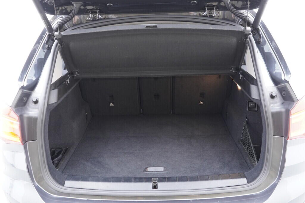 OV190V09908_39.webp_X1 Advantage  2.0  140 kW automat