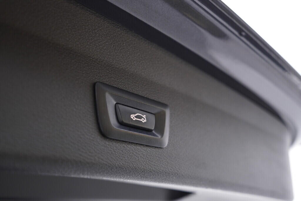 OV190V09908_42.webp_X1 Advantage  2.0  140 kW automat