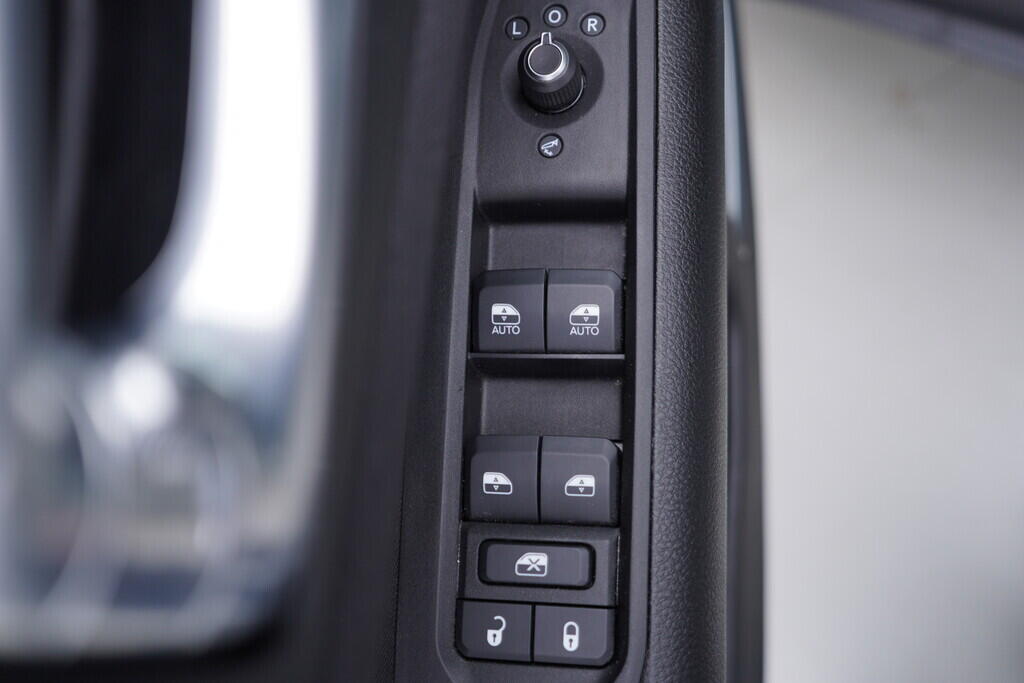 OV190V09916_20.webp_COMPASS  1.5 hybrid 96 kW automat