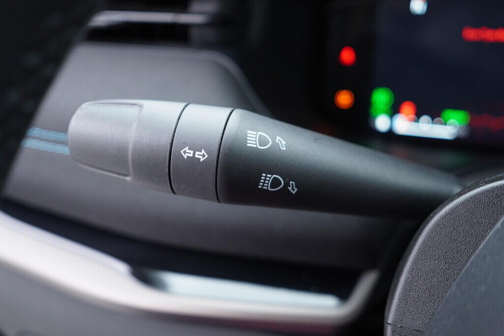 OV190V09916_24.webp_COMPASS  1.5 hybrid 96 kW automat