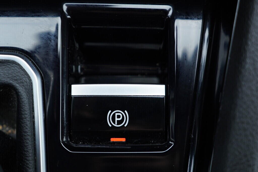 OV190V09916_35.webp_COMPASS  1.5 hybrid 96 kW automat