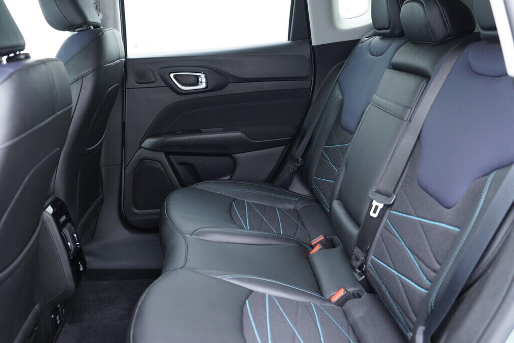 OV190V09916_38.webp_COMPASS  1.5 hybrid 96 kW automat