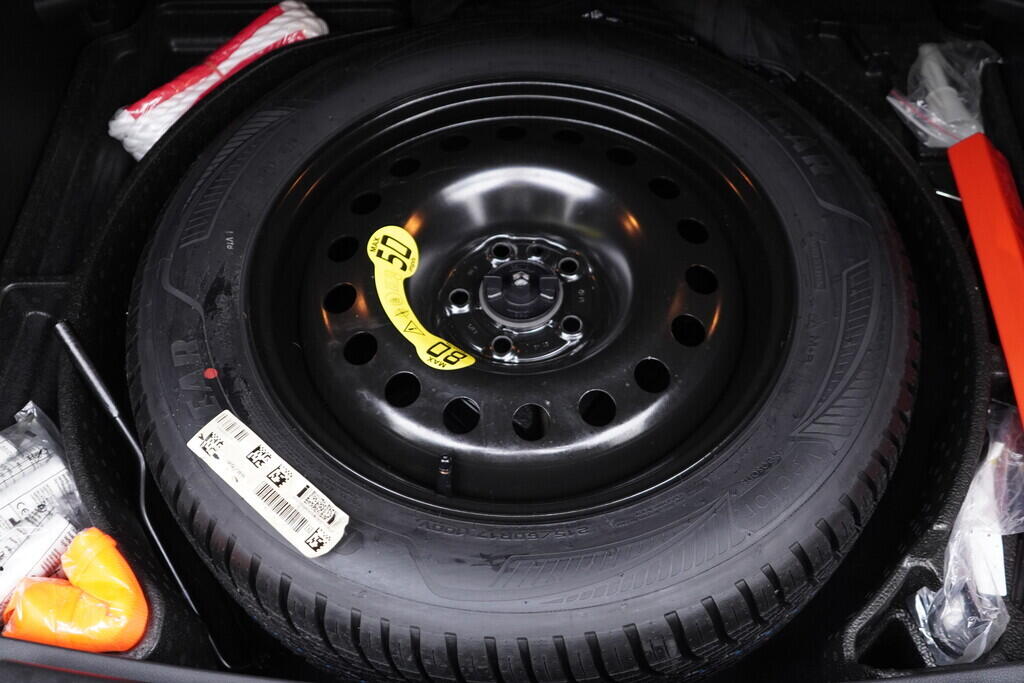 OV190V09916_40.webp_COMPASS  1.5 hybrid 96 kW automat