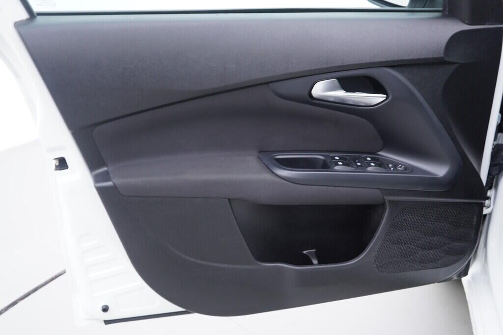 OV190V09917_19.webp_TIPO Firefly 1.0  73 kW manuál, DPH