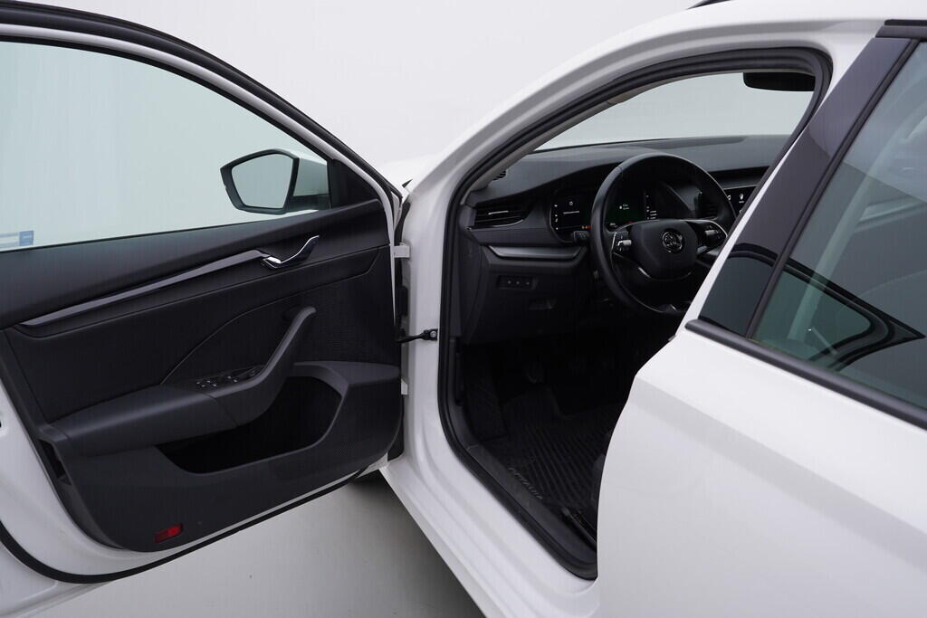 OV190V09919_18.webp_OCTAVIA Ambition 2.0 TDI 85 kW manuál, DPH