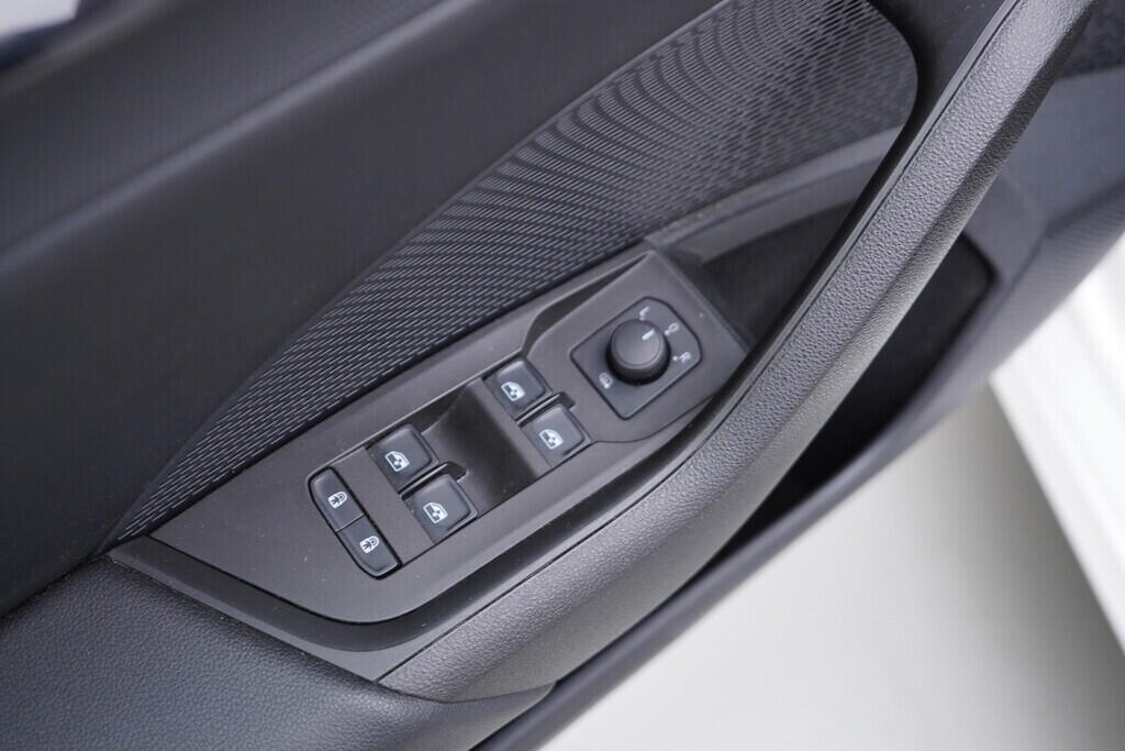 OV190V09919_20.webp_OCTAVIA Ambition 2.0 TDI 85 kW manuál, DPH